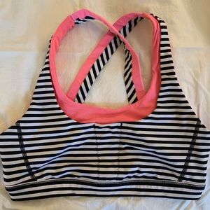 Lululemon Sports bra with front pockets